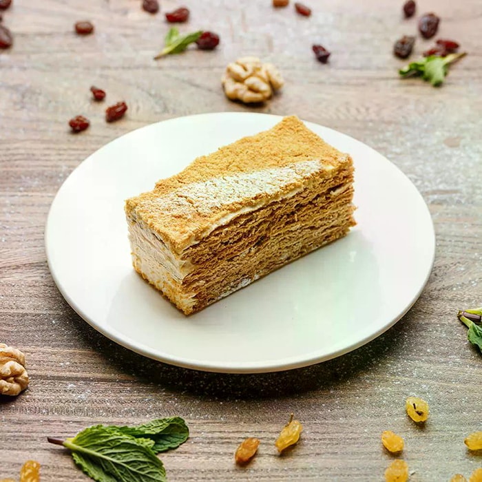 Basilic Медовик